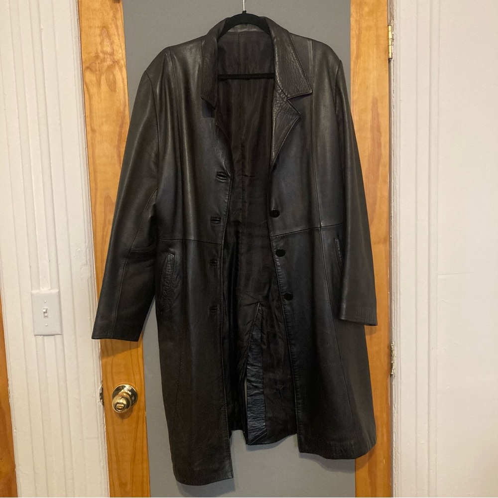 Long leather coat, size says 48, fits like a Large! No Brand that I see.